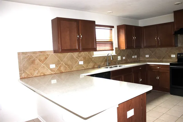 $2,400 | 11052 Kirkoswald Road, Austin, TX 78754