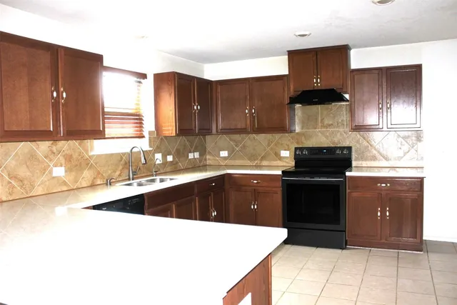 $2,400 | 11052 Kirkoswald Road, Austin, TX 78754