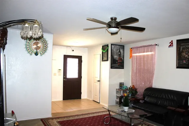 $2,400 | 11052 Kirkoswald Road, Austin, TX 78754