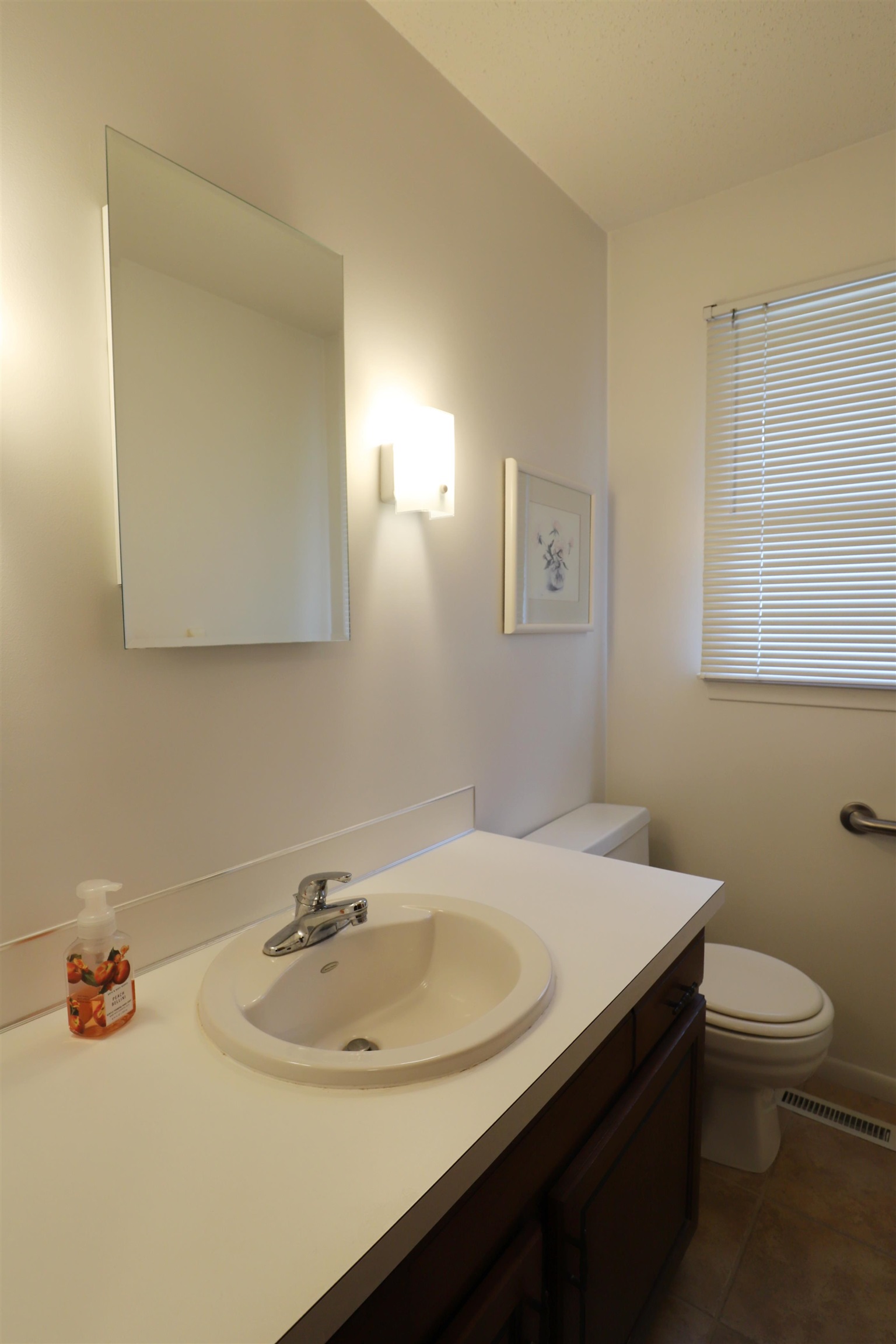 508 Daniel Flushing, MI 48433 - Photo 16 of 31 50118264-15.JPG