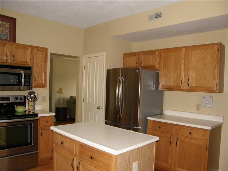 7562 Meadow Ridge Drive Fishers, IN 46038 - Photo 7 of 23 Gallery Image 7