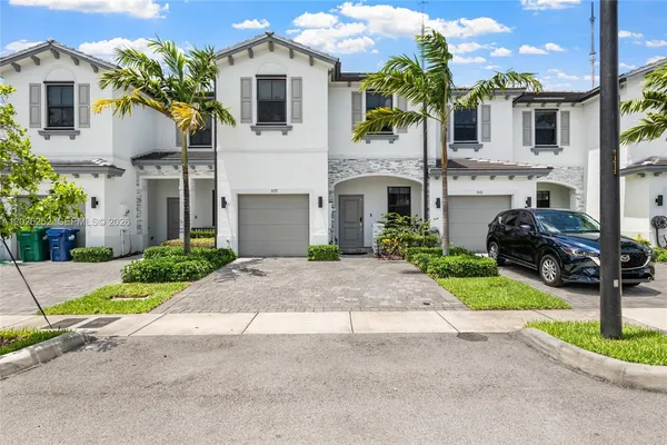 $579,900 | 577 Northwest 204th Street, Miami Gardens, FL 33169
