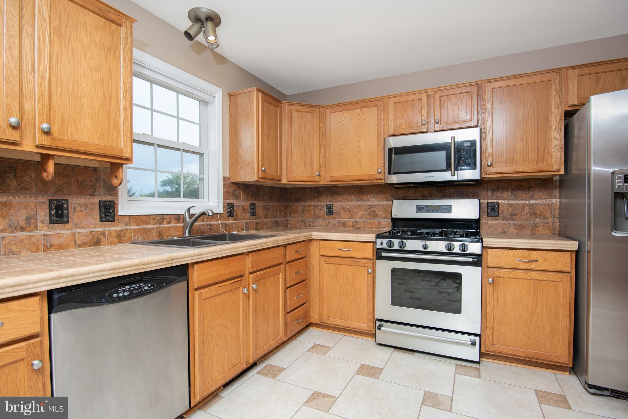 7705 Jonestown Road Harrisburg, PA 17112 - Photo 7 of 28 Gallery Image 7