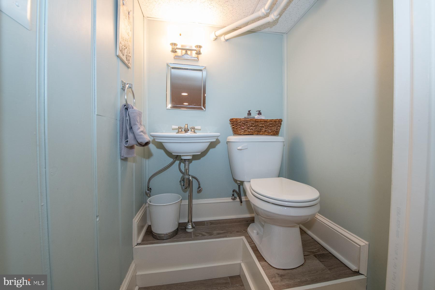 103 Crosshill Road Wynnewood, PA 19096 - Photo 37 of 43
