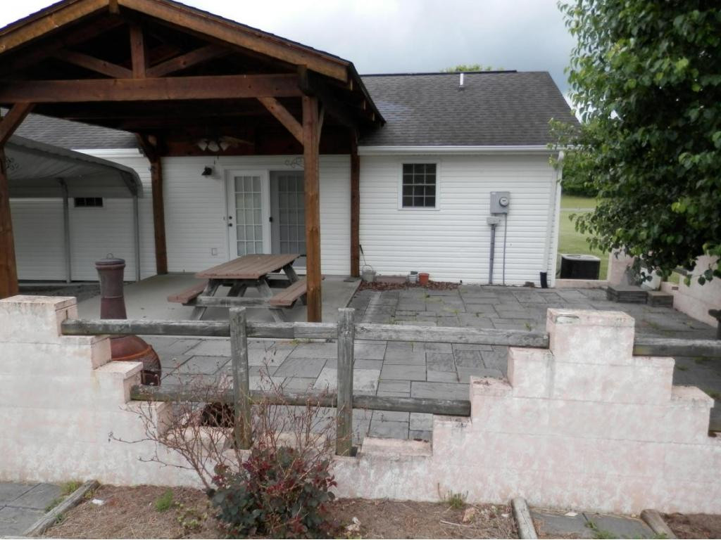 1081 Curt Russell Road Jonesville, VA 24263 - Photo 13 of 14 BACK PATIO