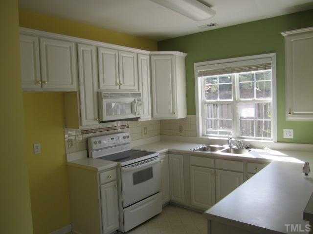 2817 Andover Glen Road Raleigh, NC 27604 - Photo 4 of 8