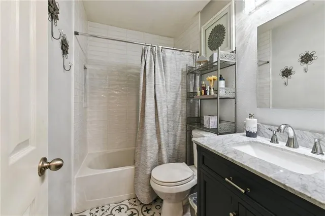 $240,000 | 308 River Oaks Drive, Destrehan, LA 70047