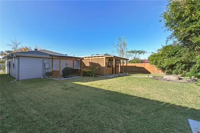 $240,000 | 308 River Oaks Drive, Destrehan, LA 70047