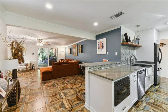 $240,000 | 308 River Oaks Drive, Destrehan, LA 70047