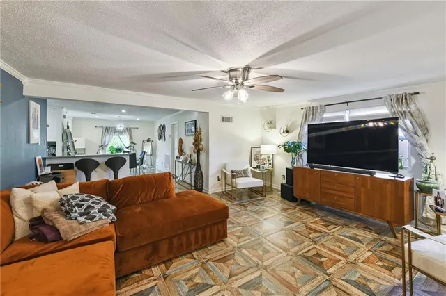 $240,000 | 308 River Oaks Drive, Destrehan, LA 70047