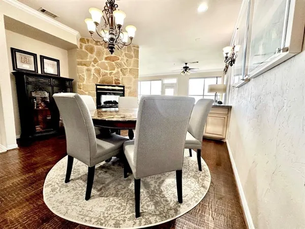 $2,500 | 402 Oakbrook Drive, Lewisville, TX 75057