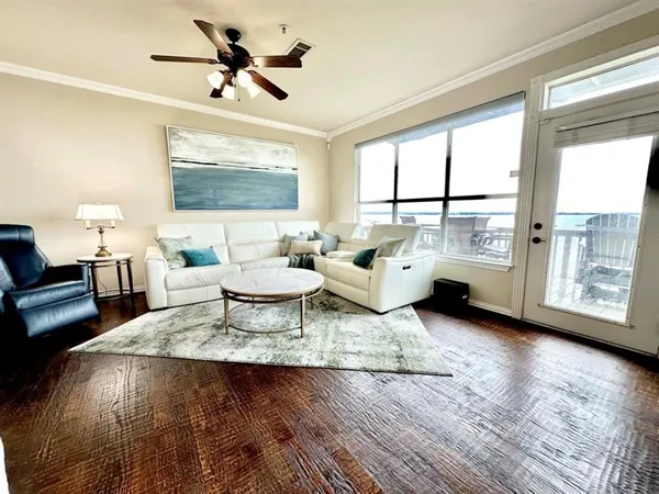 $2,500 | 402 Oakbrook Drive, Lewisville, TX 75057