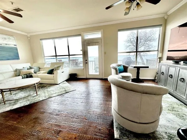 $2,500 | 402 Oakbrook Drive, Lewisville, TX 75057