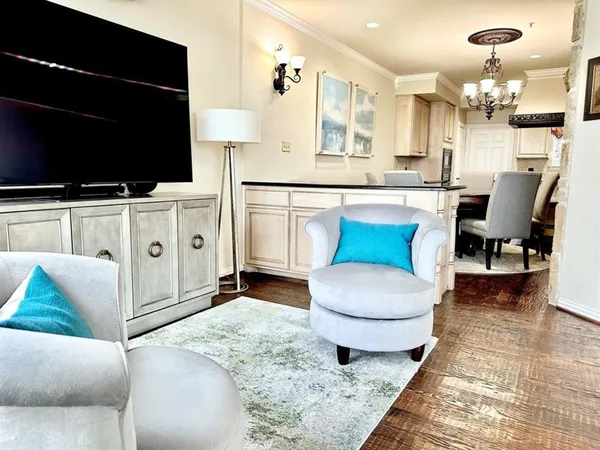 $2,500 | 402 Oakbrook Drive, Lewisville, TX 75057