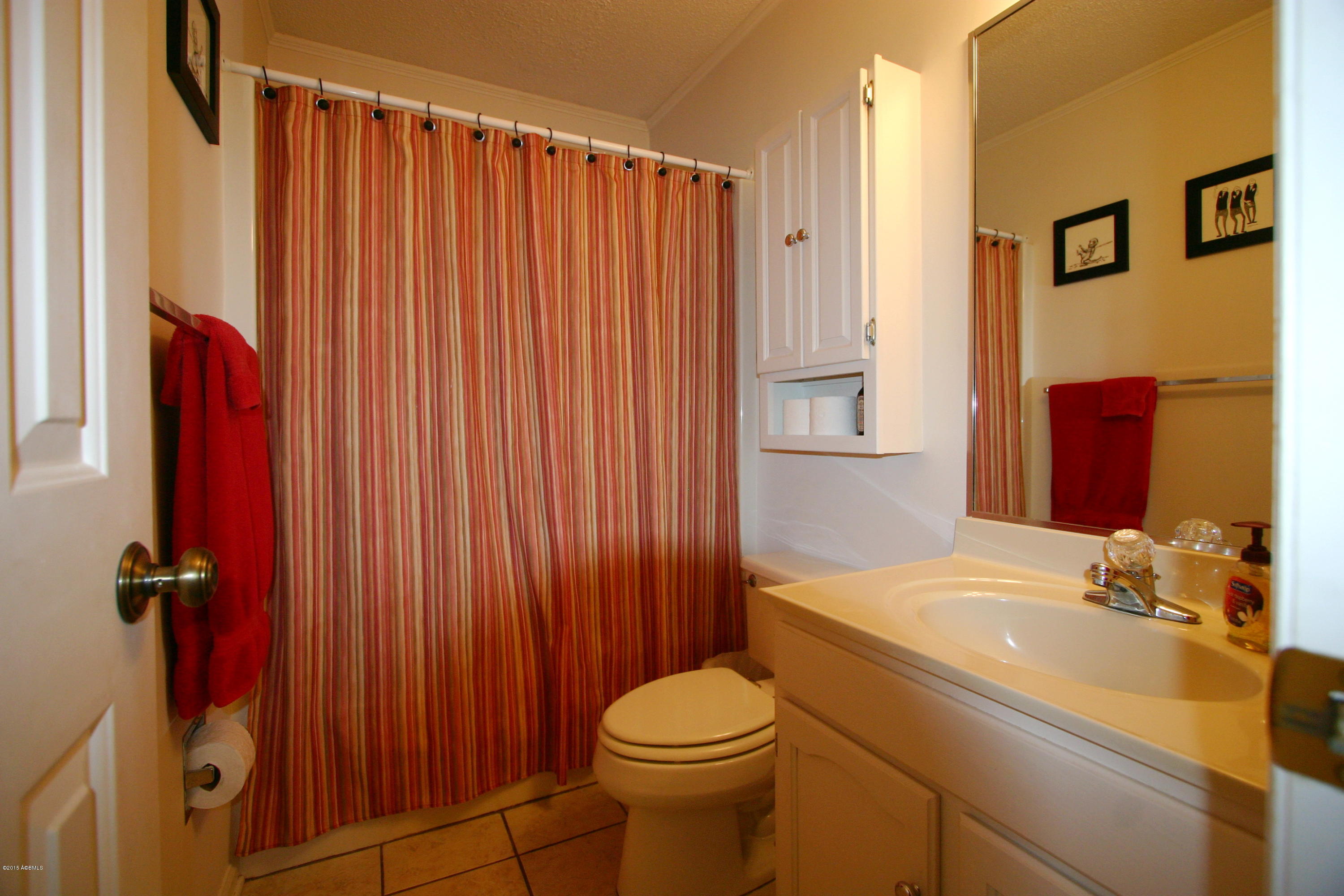 17 Factory Creek Road Beaufort, SC 29907 - Photo 16 of 27 Bath1
