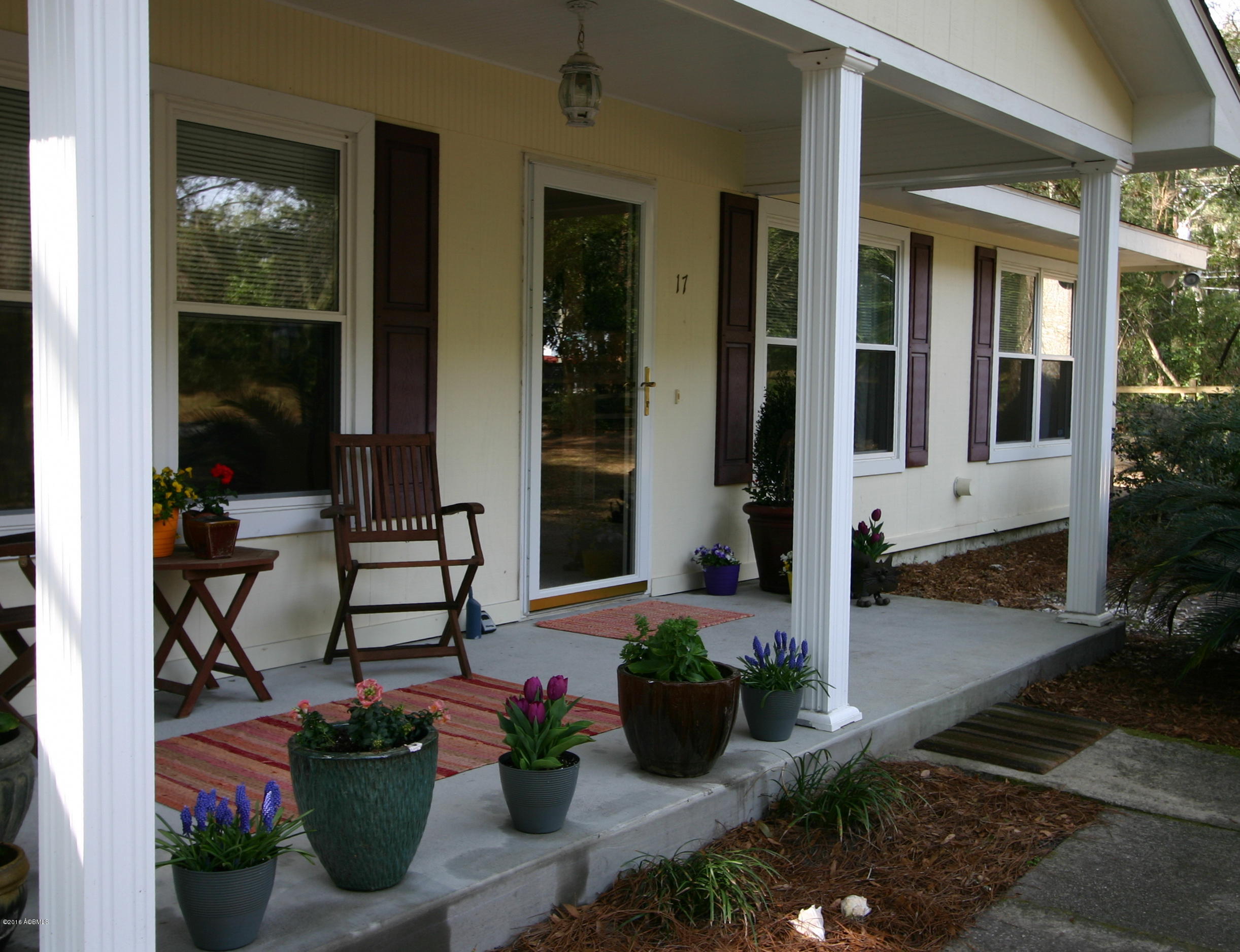 17 Factory Creek Road Beaufort, SC 29907 - Photo 6 of 27 pots prch