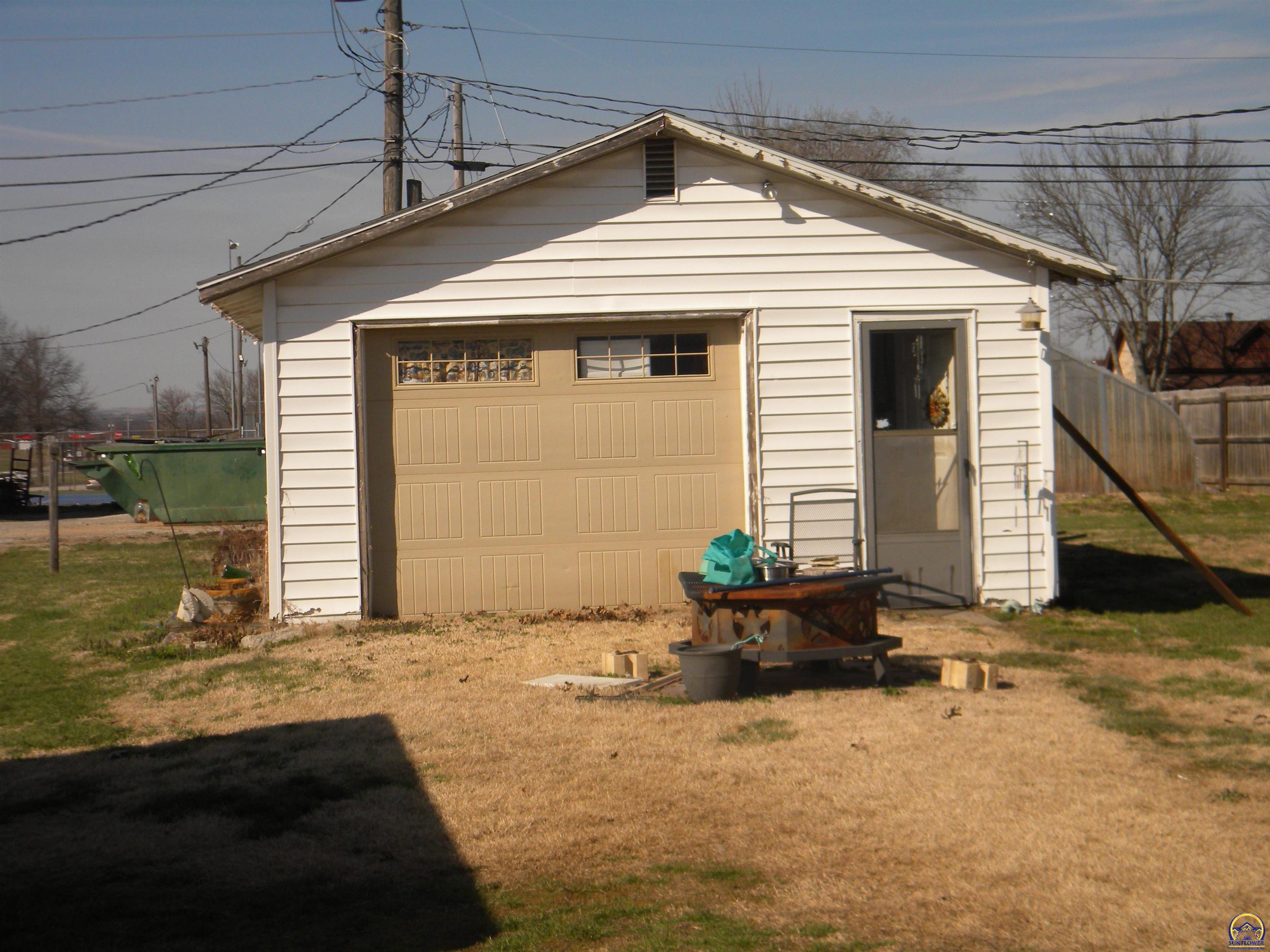 12 East 4th Street Lebo, KS 66856 - Photo 2 of 9