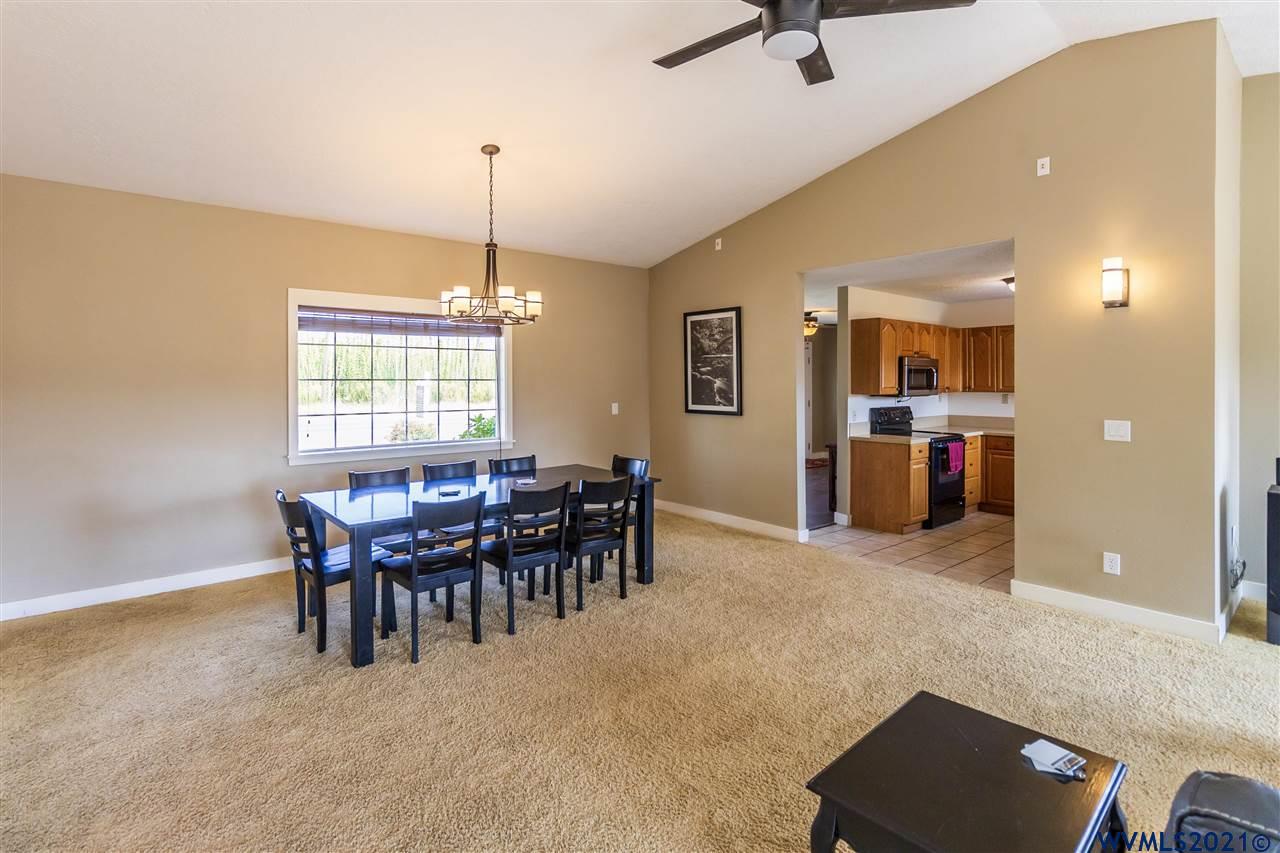 2000 Brooklake Road Northeast Keizer, OR 97303 - Photo 13 of 36 Gallery Image 13