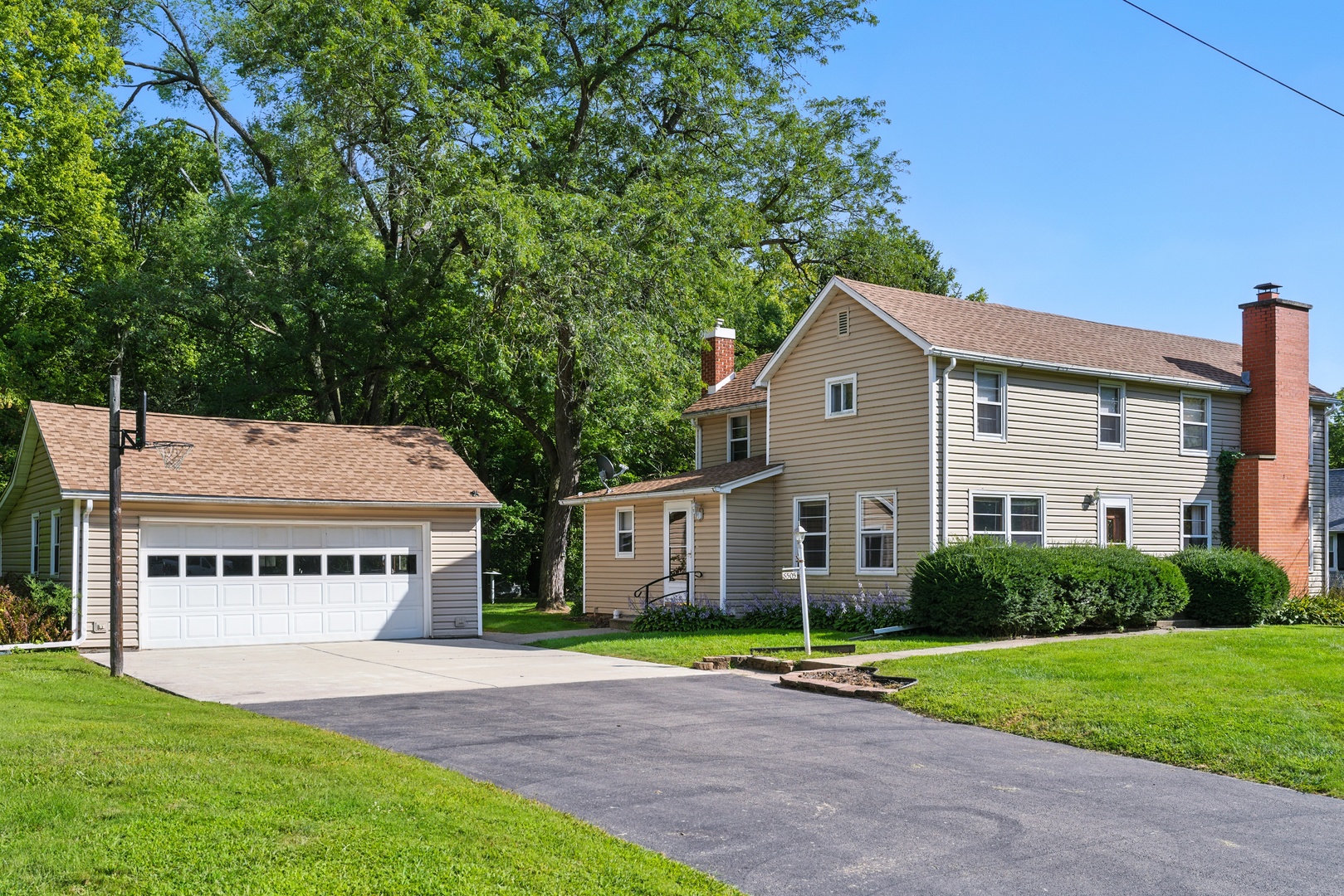 8505 South Clinton Street Dixon, IL 61021 - Photo 1 of 53