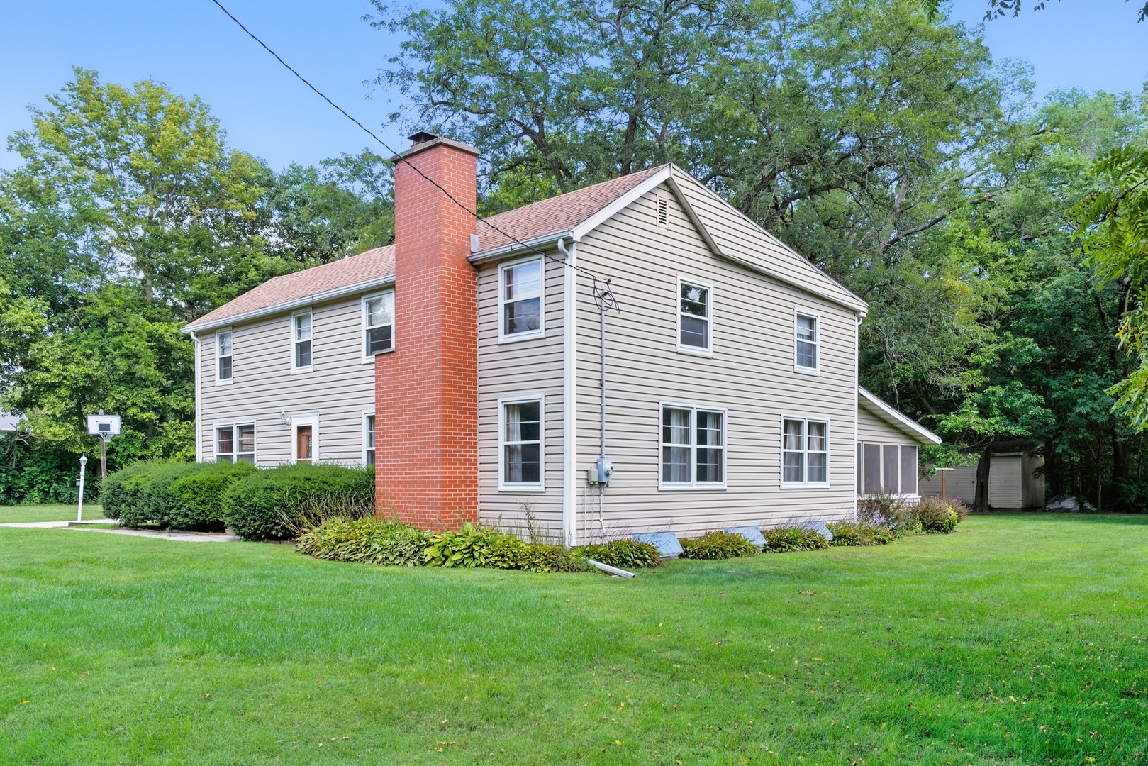 8505 South Clinton Street Dixon, IL 61021 - Photo 2 of 53