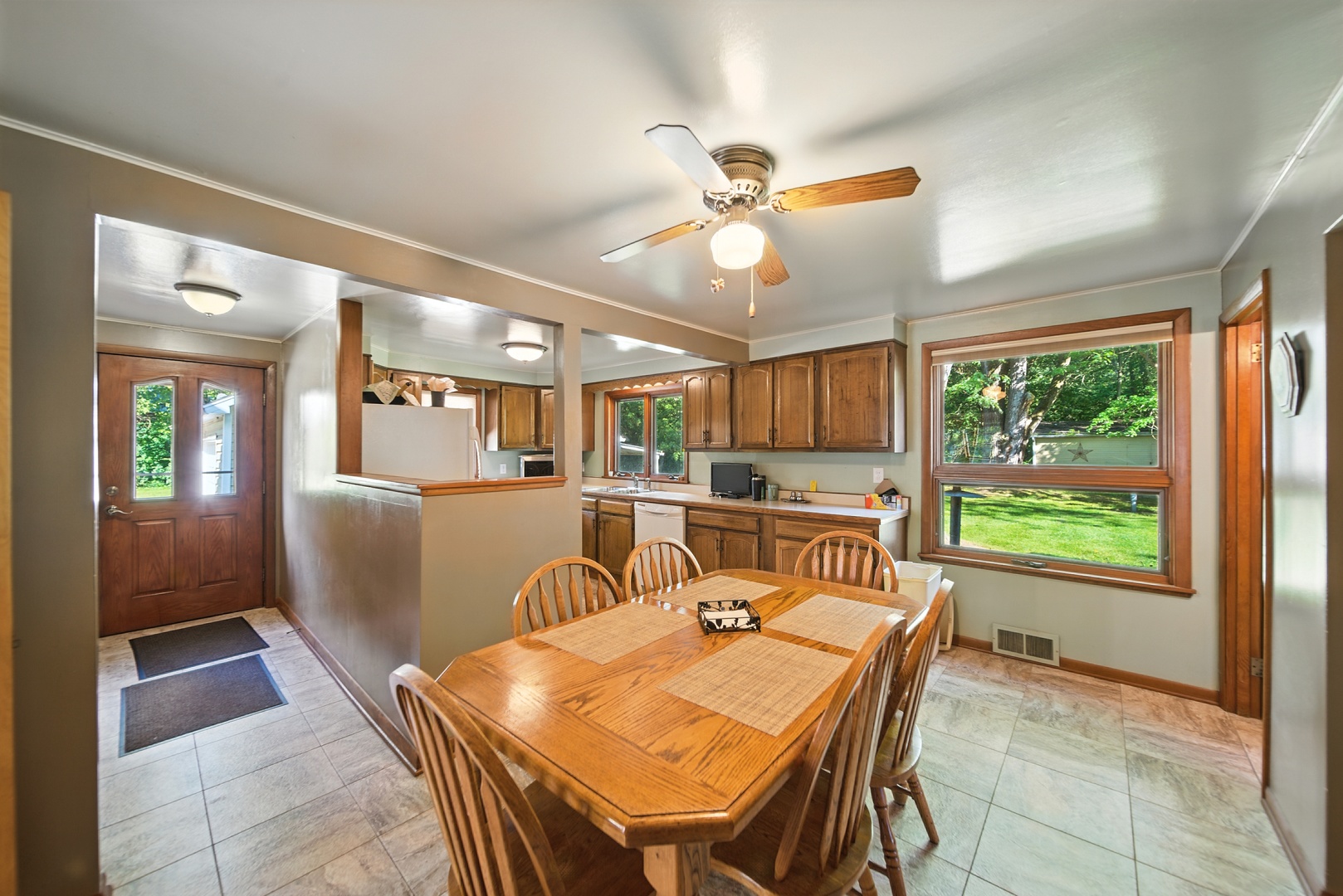 8505 South Clinton Street Dixon, IL 61021 - Photo 6 of 53