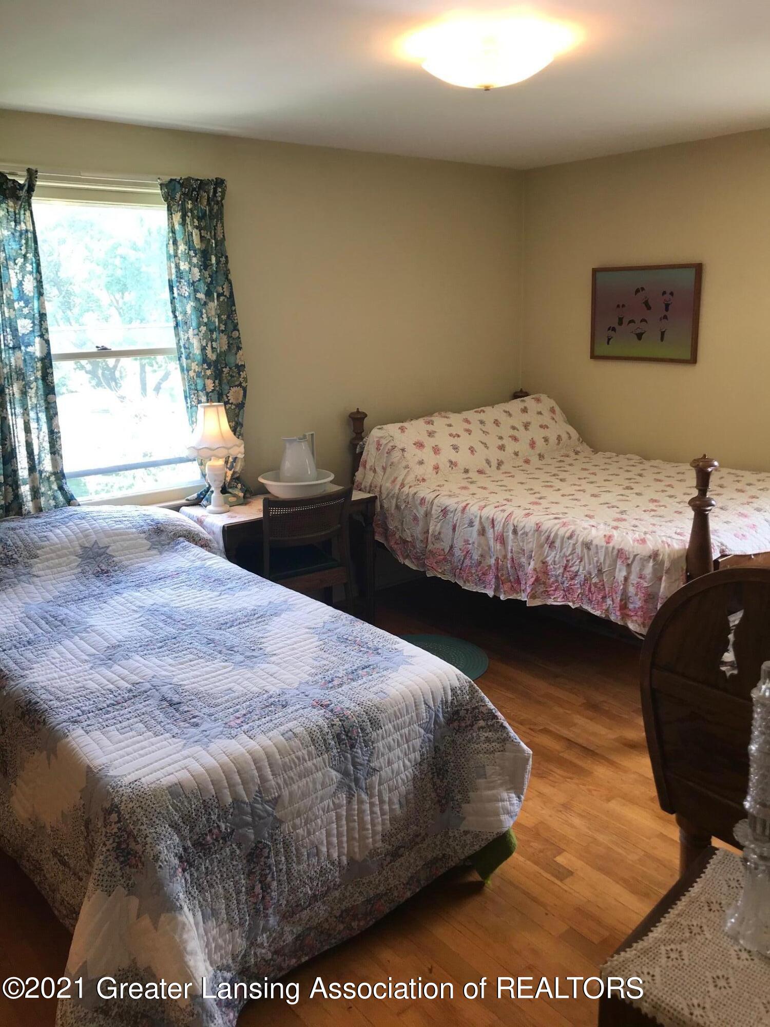 625 Snyder Road East Lansing, MI 48823 - Photo 17 of 30 Bedroom2