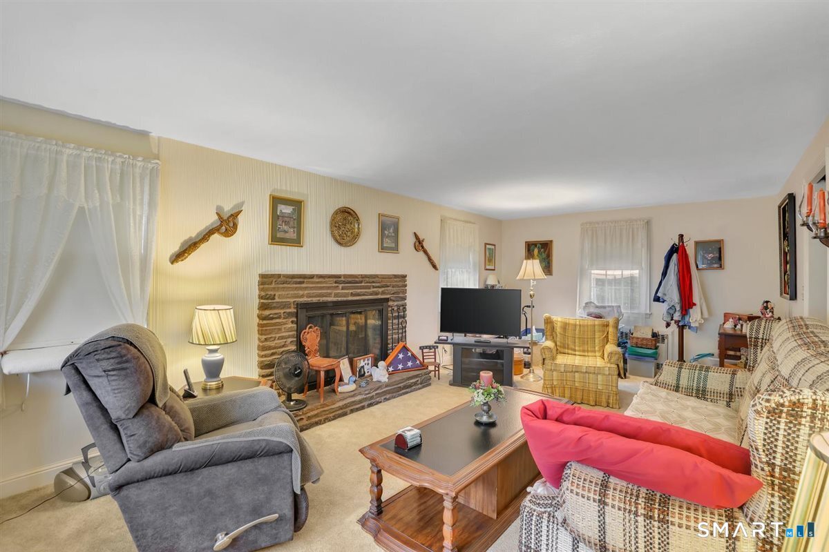 11 Battista Road Manchester, CT 06040 - Photo 8 of 29 Gallery Image 8