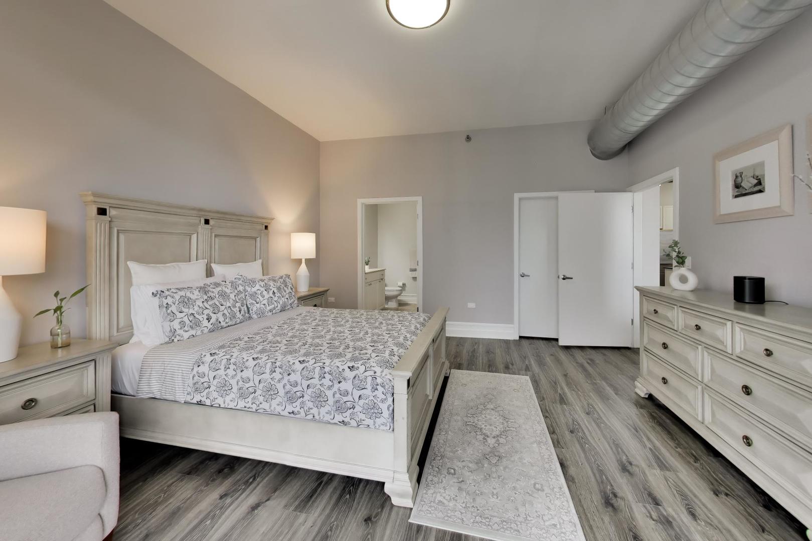 901 West Madison Street, Unit 1012 Chicago, IL 60607 - Photo 13 of 41 Gallery Image 13