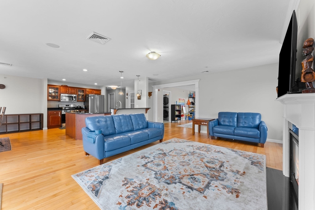 717 Hampton Way, Unit 717 Abington, MA 02351 - Photo 16 of 33