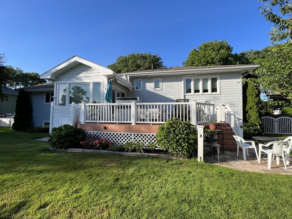 59 Leicester Road Marblehead, MA 01945 - Photo 3 of 23
