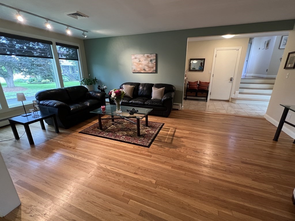 59 Leicester Road Marblehead, MA 01945 - Photo 5 of 23