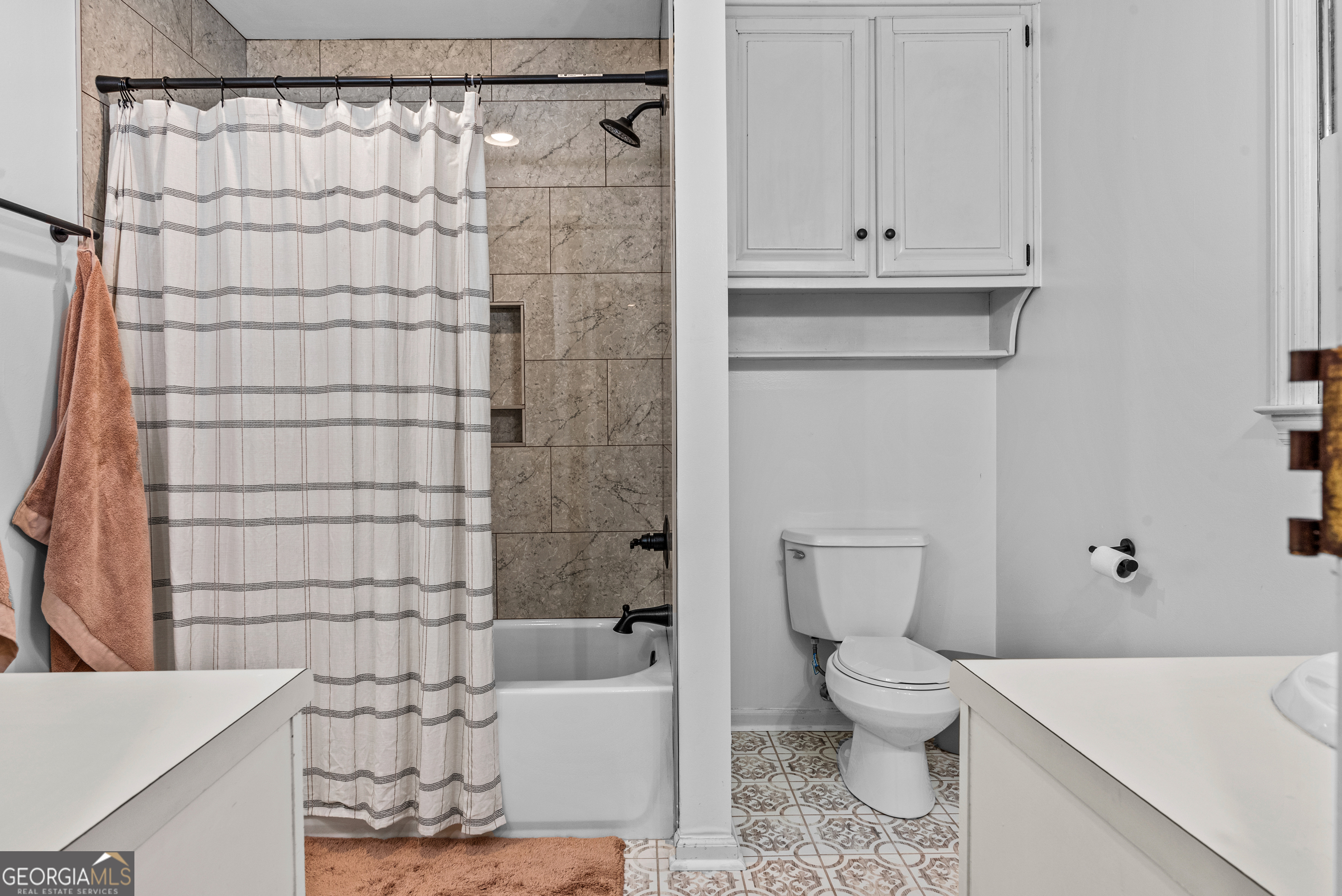 161 Pinecrest Terrace Athens, GA 30606 - Photo 33 of 59 a bathroom with a sink a toilet and shower