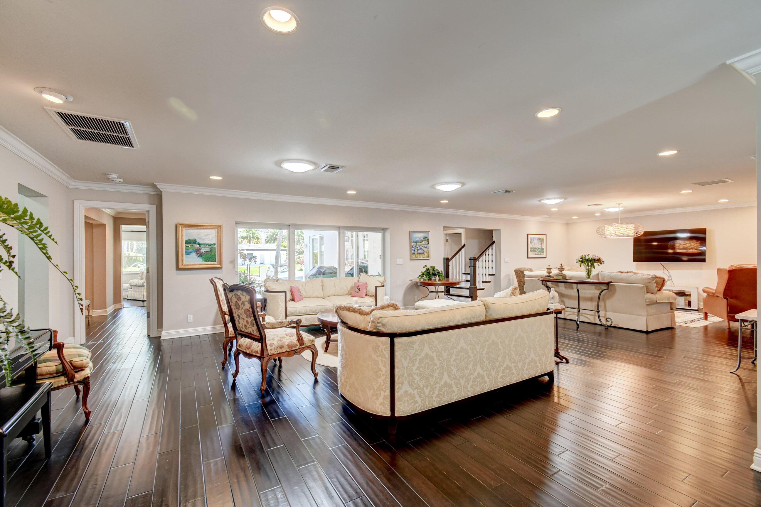 590 Phillips Drive Boca Raton, FL 33432 - Photo 7 of 33 Living room