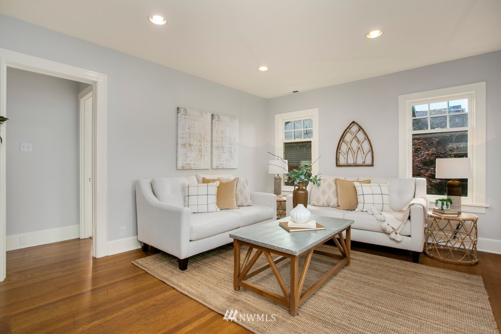 731 North 79th Street Seattle, WA 98103 - Photo 3 of 26 Gallery Image 3