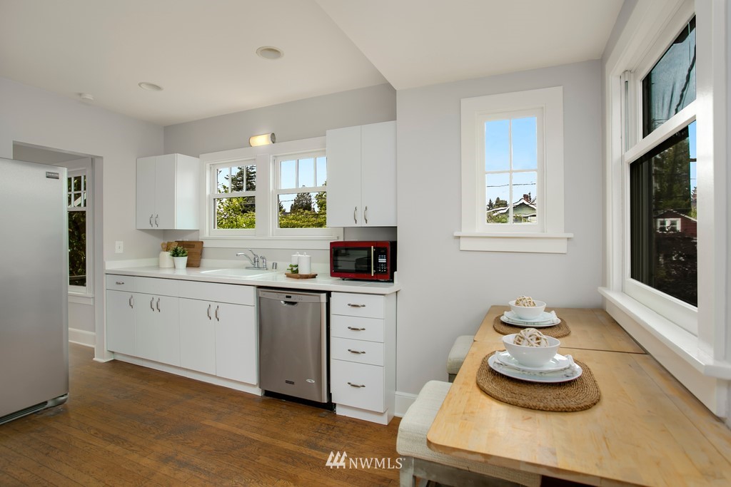 731 North 79th Street Seattle, WA 98103 - Photo 8 of 26 Gallery Image 8