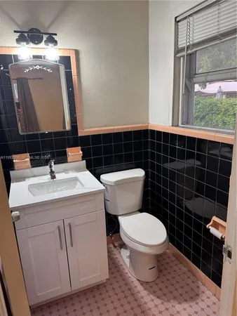 $2,970 | 2029 Monroe Street, Unit FRONT, Hollywood, FL 33020