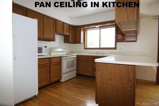 45738 Spagnuolo Road Macomb, MI 48044 - Photo 5 of 10 KITCHEN