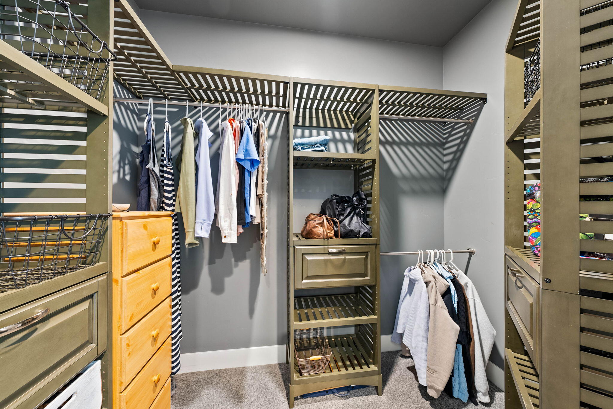 60449 Pima Road Bend, OR 97702 - Photo 16 of 50 Primary Closet