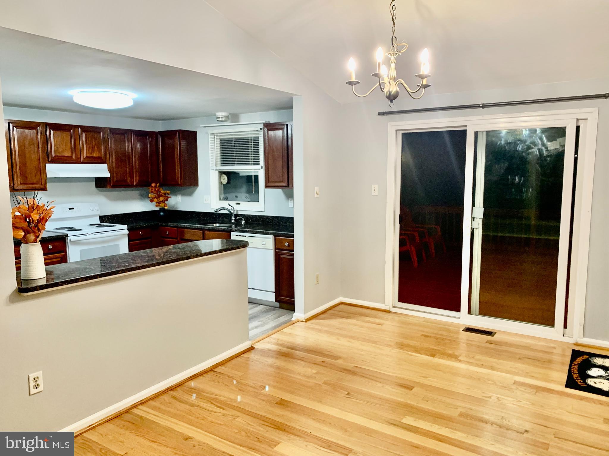 10806 Green View Way Columbia, MD 21044 - Photo 6 of 36