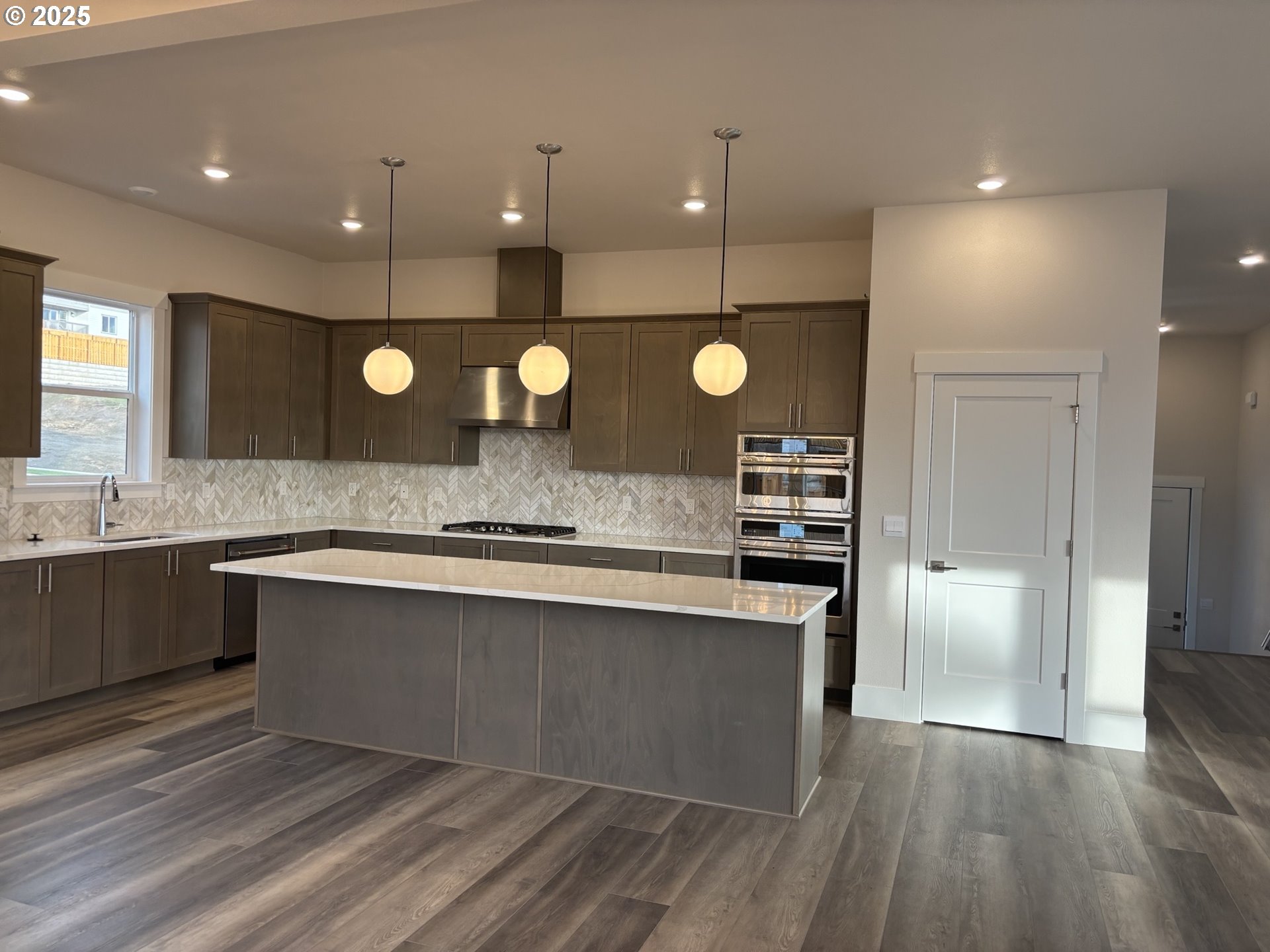 11751 Southwest Hayrick Terrace Beaverton, OR 97007 - Photo 4 of 32