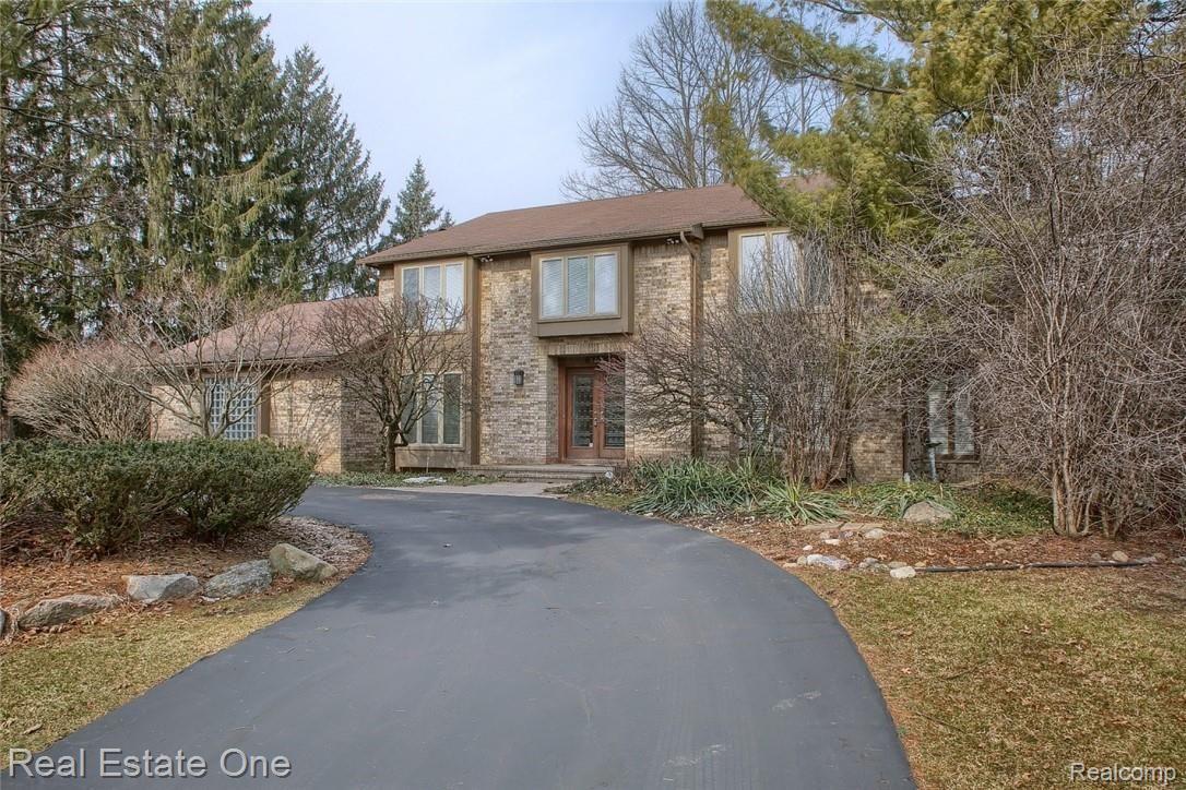 5216 Rector Court Bloomfield Hills, MI 48302 - Photo 2 of 42 2-Front 2nd View.jpg