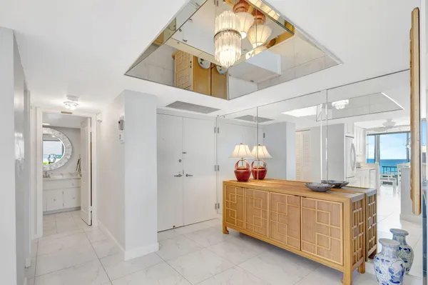 $8,000 | 5550 North Ocean Drive, Unit 7C, Singer Island, FL 33404