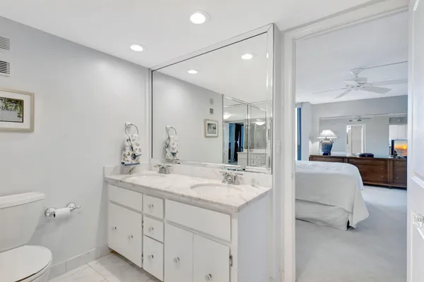 $8,000 | 5550 North Ocean Drive, Unit 7C, Singer Island, FL 33404
