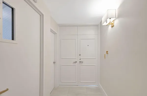 $8,000 | 5550 North Ocean Drive, Unit 7C, Singer Island, FL 33404