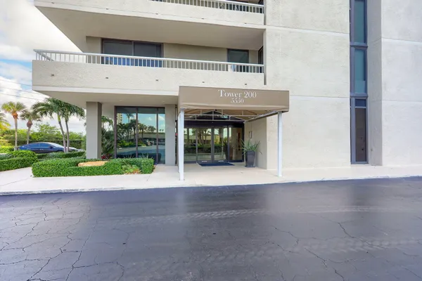 $8,000 | 5550 North Ocean Drive, Unit 7C, Singer Island, FL 33404