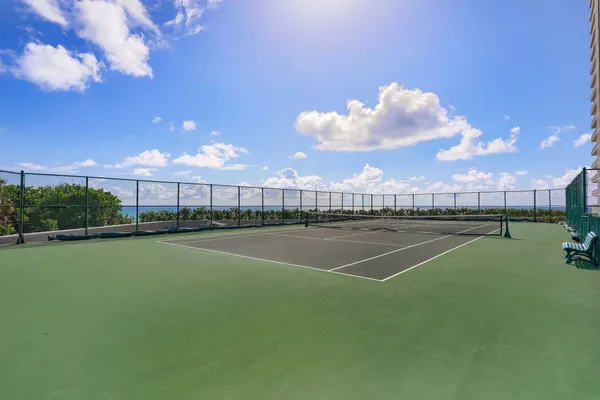 $8,000 | 5550 North Ocean Drive, Unit 7C, Singer Island, FL 33404