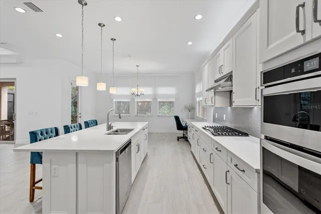 $1,190,000 | 15136 Canoe Place, Winter Garden, FL 34787