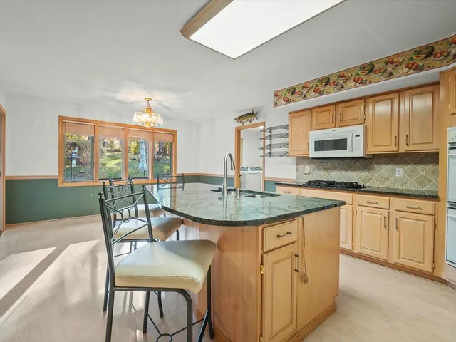 $319,000 | 1969 Baintree Road, Lake Summerset, IL 61019