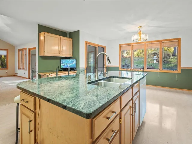 $319,000 | 1969 Baintree Road, Lake Summerset, IL 61019