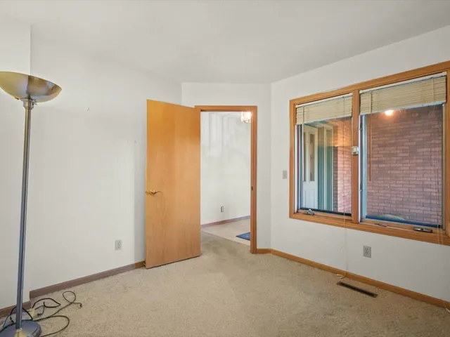 $319,000 | 1969 Baintree Road, Lake Summerset, IL 61019